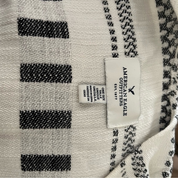 Poncho - Picture 2 of 2